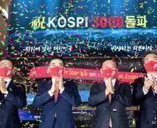 "나 빼고 다 돈 버네" 빚투 우르르→코스피 3000→얼마 못 가 뚝뚝뚝[뉴스속오늘]