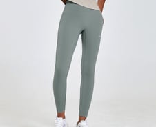 '갓성비' 젝시믹스, 中서도 통할까…한 달 만에 주가 50% '껑충'