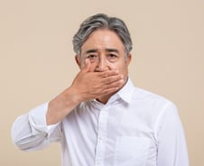 젊을 때만 하는 거라고?…중장년층이 '치아 교정' 하는 이유