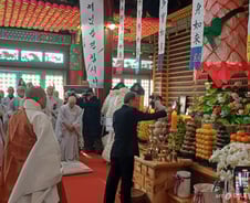 [르포]자승스님 49재…MB·권선동·태영호·김영배 등 참석