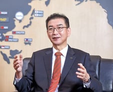 '300만년에 1초 오차' K-원자시계...한국형 위성항법시스템 뜬다