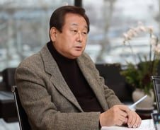 [인터뷰]김무성 "김건희 특검, 받으면 안돼...이태원특별법은 져줘야"