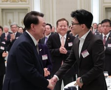 [단독] '尹메신저' 이용도 멈췄다…尹-한동훈 갈등 봉합