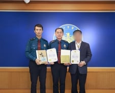 "피싱이죠?" 승객 자수 설득한 택시기사…'중간책'까지 한번에 잡았다