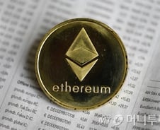 가격 쭉쭉 내려간 이더리움… 현물ETF 심사 연장 악재까지