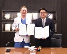 자생한방병원, 아시아나항공과 '해외 환자 유치' MOU 체결