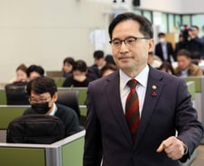 [단독]"지정되면 끝?"….플랫폼법, 3년마다 독점사업자 재검토