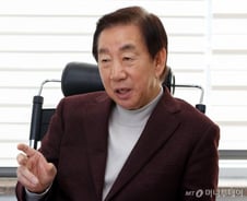 [인터뷰]'돌아온 들개' 김성태 "40년 중 가장 어려워…그래도 뒤집는다"