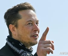 일론 머스크 "텔레파시 칩, 뇌 이식 성공" 환호에 신경 전문의들 "글쎄"