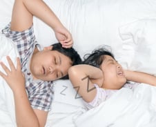 "커억, 컥" 또 코 고는 아이, 피곤한가 했는데…키 안 크는 '이 병'?