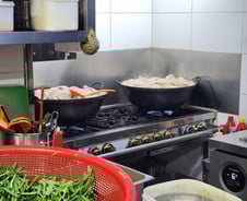 "중대법이 뭔데요?" 식당 사장님 어리둥절…아직도 현장은[르포]