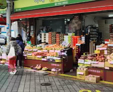 "이렇게 비싼 건 40년만에 처음"…청과상 사장님도 막막