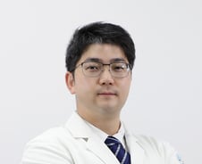 "아이고 허리야" 부모님 통증 호소…'나이 탓' 방치하면 안 되는 이유