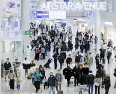 눈 건강 안좋은데 해외여행 괜찮나?…"이 경우 비행기 타지마세요"