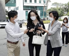 [단독]한서희, 남자 배우에 "호텔로 와"…이 카톡 공개했다 고발당해