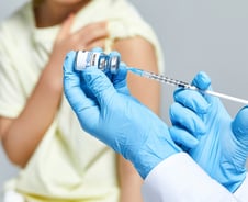 장기이식 받고 면역억제된 환자, 코로나19 중증화 막으려면 백신 맞아야