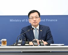 "출산지원금, 기업·직원 부담 없게"…세부방안 검토는 '진행형'