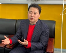 [인터뷰]장예찬 "산은 부산 이전, 왜 우린 삭발 못하고 웰빙만 하나"