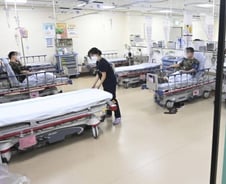 "전공의 파업에 고환암 수술 지연, 일 손에 안 잡혀"…환자 울분