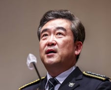 속도 붙는 의사단체 수사…경찰청장 "의전협·대전협 고발장 접수"