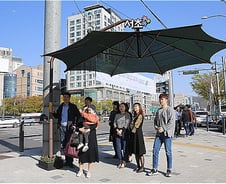 "세금은 이렇게 쓰는 것" 극찬 '그늘막'…처음 만든 사람[아·시·발]