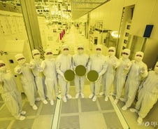 여기서 80조원은 돈도 아니다