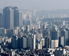 '트렌드'된 공사비 70% 인상, 집값 폭등 뇌관