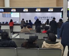 "응급상황 돼야만 수술할 수 있나"…'병원 난민' 된 환자들 신음