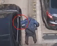 [더영상] 차에 쿵 "안경값만 달라"던 노인의 '반전'…안유진 훑은 '나쁜 손'