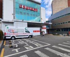 병상 없어 퇴짜, 의사 없어 퇴짜…길 위의 구급차