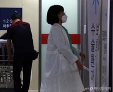 [단독]병원 남은 의사, 고소 당해도 조사 미룬다…"집단행동 이후 소환"