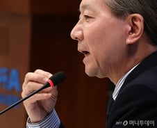 "경찰 대동해 전공의 집 찾아와도 MZ세대 못 움직여" 의협 발끈