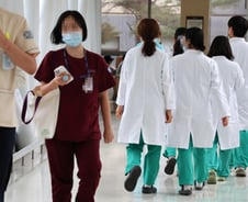 [기자수첩]본분 생각해야할 의사, 지원 늘려야할 정부