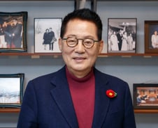 [인터뷰] 박지원 "단결해야 총선 이겨···조국과도 같이 가야"