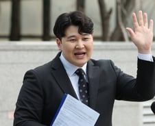 '의협 노땡큐' 외친 인턴 "오늘 복지부 차관 만나러 안갈 것"