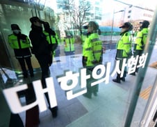 [단독]의사 총궐기에 제약사 직원 동원? 정부 "강요죄 검토"