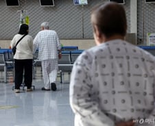 "여러분은 환자가 의지할 의사 선생님" 빅5 수장 호소에도 복귀율 '미미'