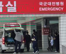 발목 절단 직전, 국군병원으로…이국종 "환자에 집중하라" 총력[르포]