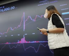 10개면 아파트 한 채값…한달새 50% 뛴 비트코인, 반감기 후 방향은?