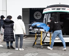 "피 토해도 뺑뺑이" 돌아오지 않은 전공의...빅5 응급실 모두 '빨간불'