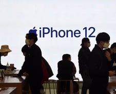 [IT썰] 아이폰12, 설마 아직 수리 안 했나요?