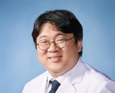 "사직서 낸 의대 교수, 혼수상태인 절 살려준 은인" 환자가 남긴글 화제