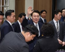 윤 대통령 지지율 39%로 상승…국민의힘 37%·민주당 29%·조국당 7%