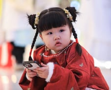 중국 변심 아픈데, 앱스토어는 뺨맞아…애플의 '돈줄' 흔들린다