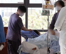 PA가 양지로 나온 첫날..."업무 겹칠까" vs "간호법 재추진"