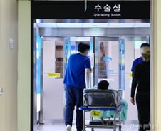 "항암 못해 전이" 암 환자 절규하는데…'빅5' 교수도 사직? 후폭풍은