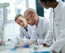 임플란트 기업 스트라우만 "지난해 560만 명 식립…역대 최대 실적"