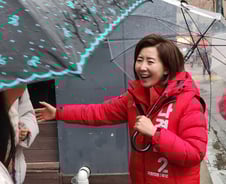 "세금 안 아까운 정치인"…나경원 "동작 위해 뛰고 듣는 '나길동'"