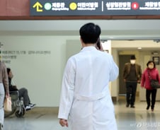 [단독] 전남대·경북대 등 지방 의대 정원, SKY보다 더 커진다