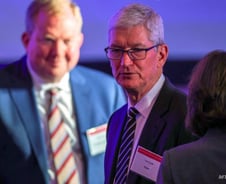 [IT썰] 'AI 지각' 애플…"더 이상 성장주 아니야" 월가 혹평